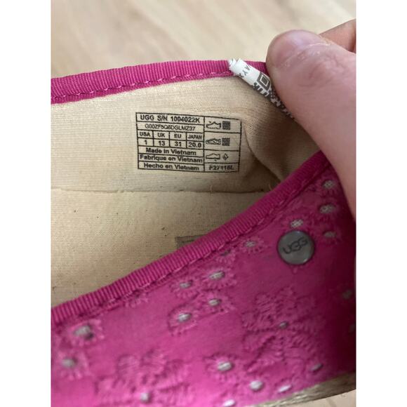 UGG espadrille ballet flats girls size 1 pink eyelet bow slip on comfort - Picture 5 of 7